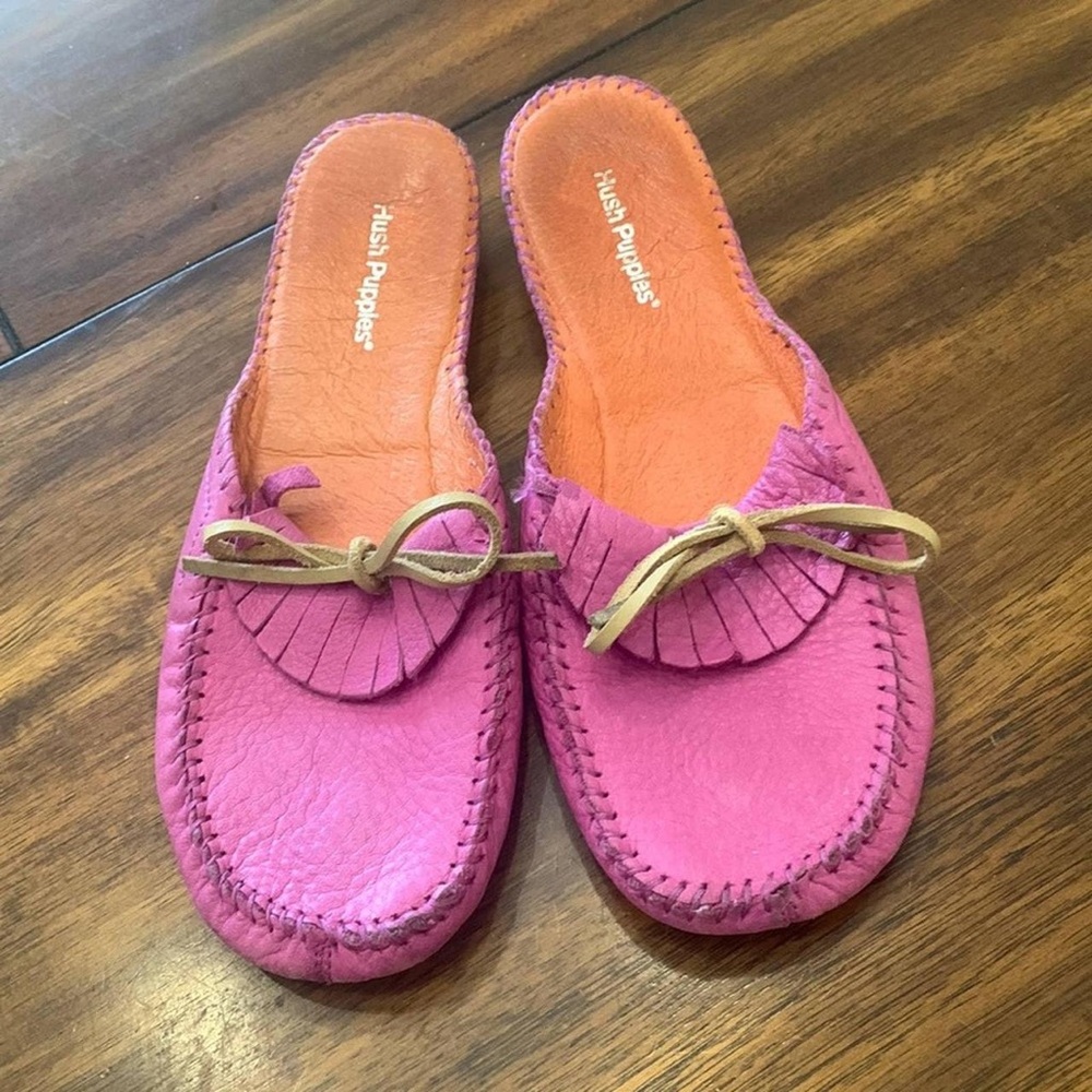 NOT for SALE! ISO these Hush Puppies Moccasins size  7, 6.5